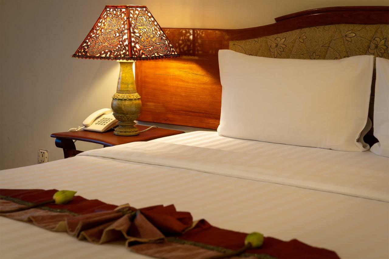 Dragon Royal Angkor Hotel Сием Реап Екстериор снимка