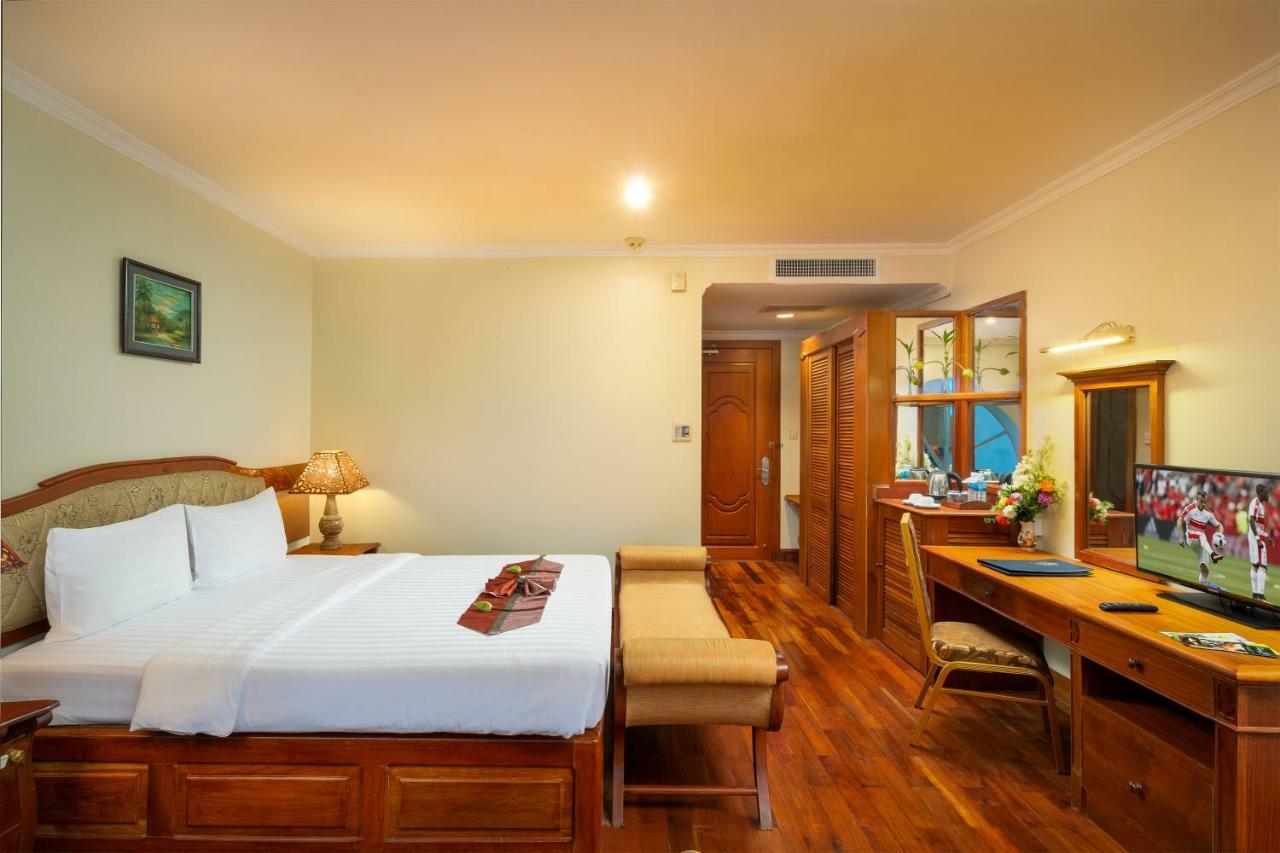 Dragon Royal Angkor Hotel Сием Реап Екстериор снимка