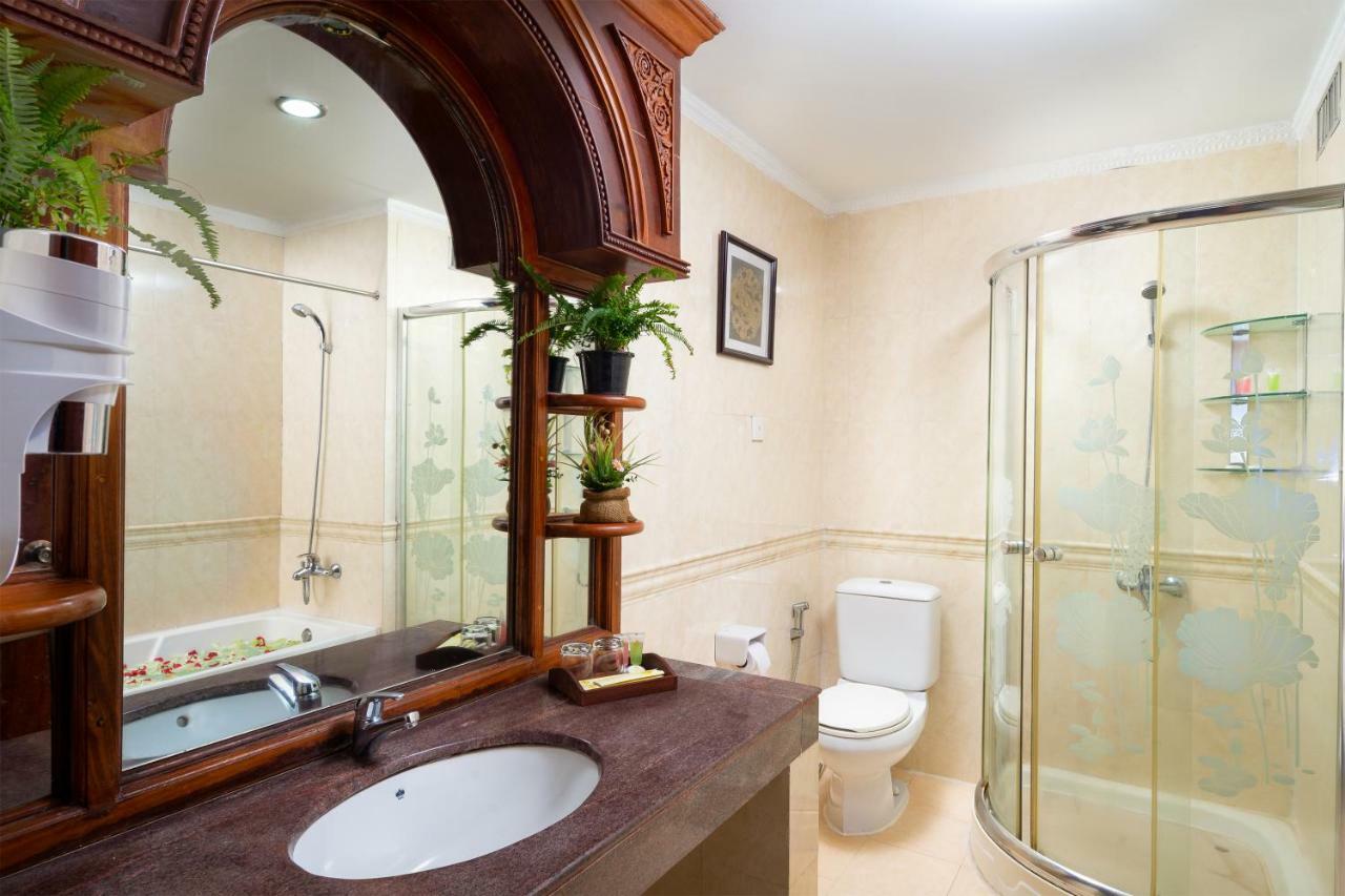 Dragon Royal Angkor Hotel Сием Реап Екстериор снимка